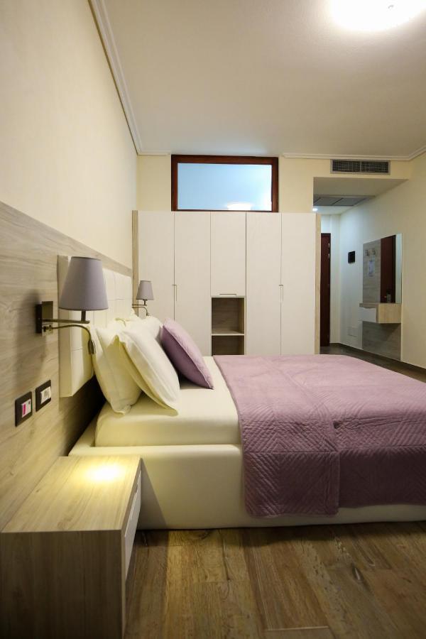 Hotel Vd Roleks Влёра Номер фото
