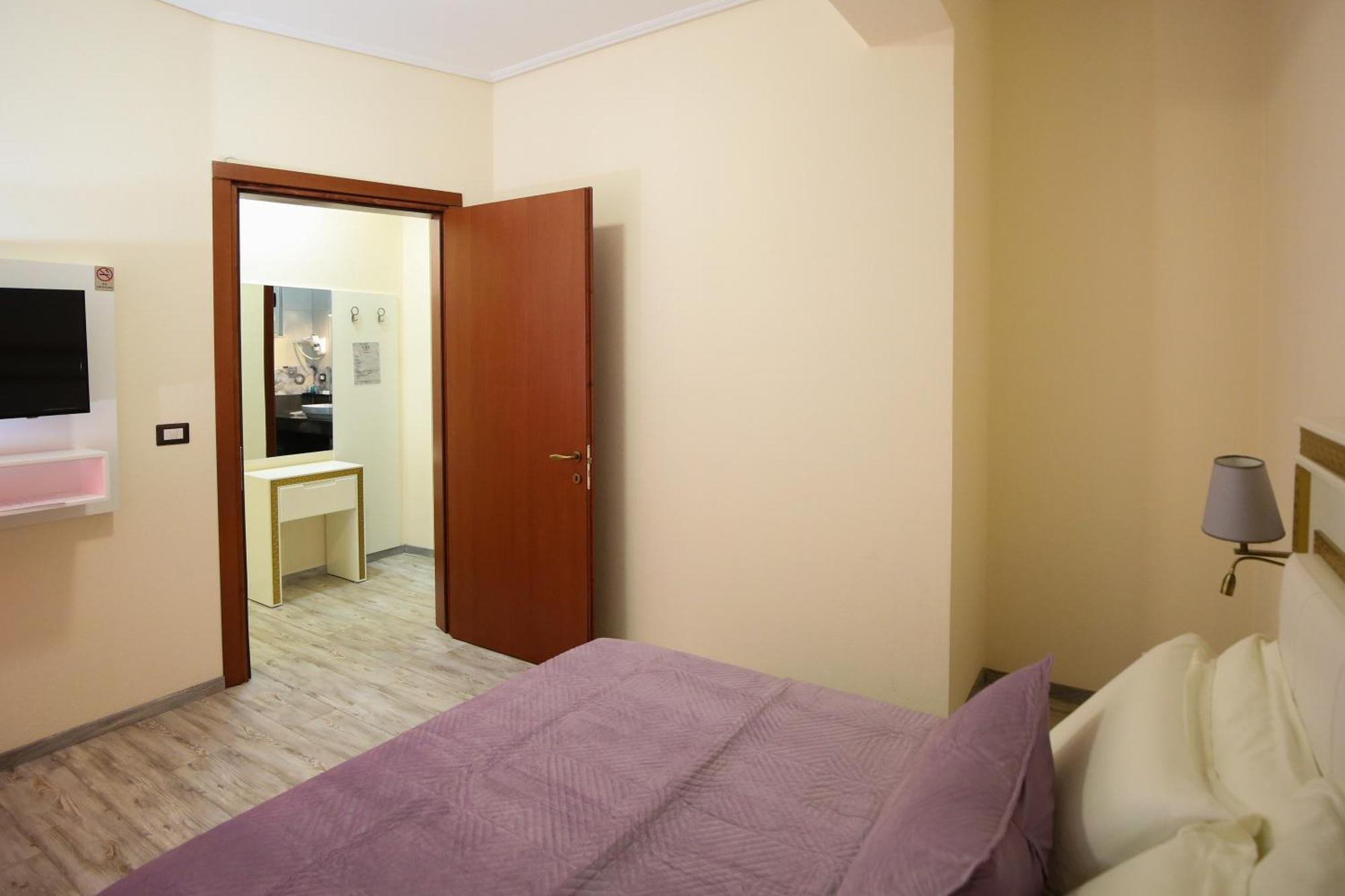 Hotel Vd Roleks Влёра Номер фото